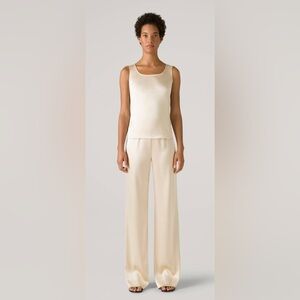 ST. JOHN | Liquid Satin Shell✨